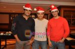 Aamir Khan, Madhavan, Sharman Joshi celebrate Christmas in Taj Land_s End on 25th Dec 2009 (15).JPG